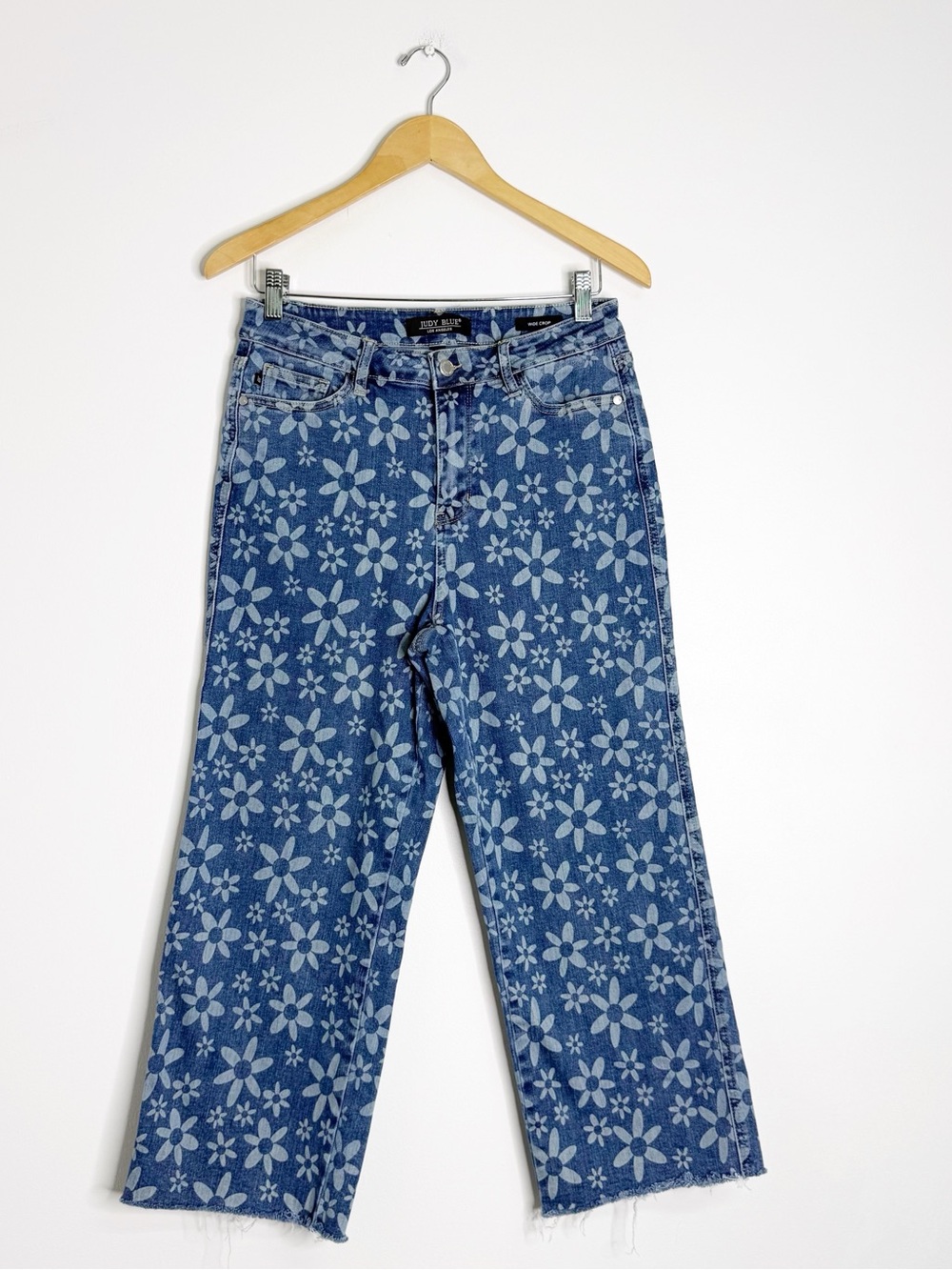 Judy Blue Wide Crop Floral Jeans Size 9/29 Daisy Daze JB88772MD Raw Hem